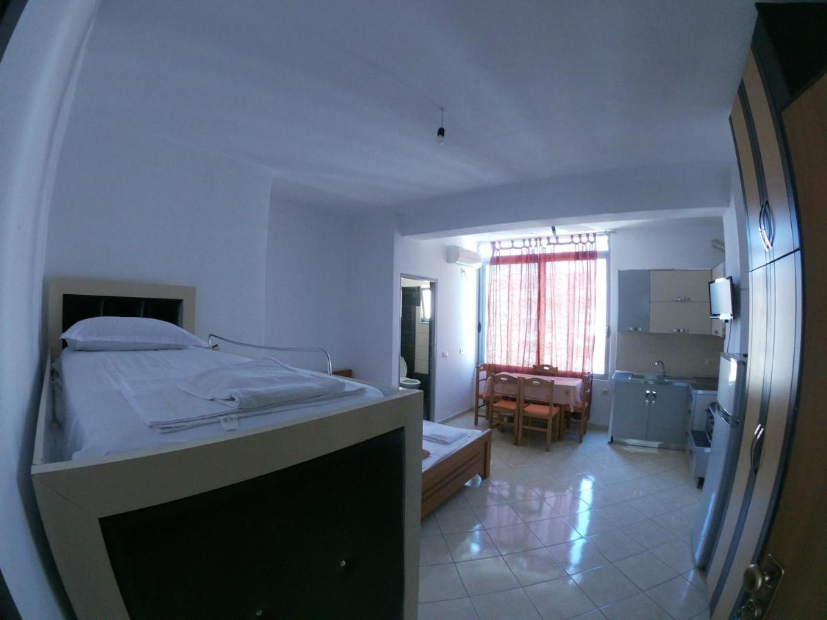 Honey Apartments Near Promenade Sarande Exterior photo