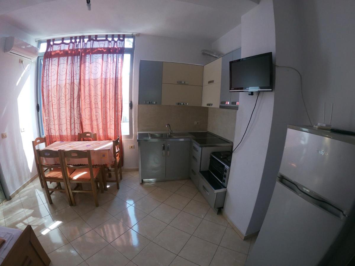 Honey Apartments Near Promenade Sarande Exterior photo