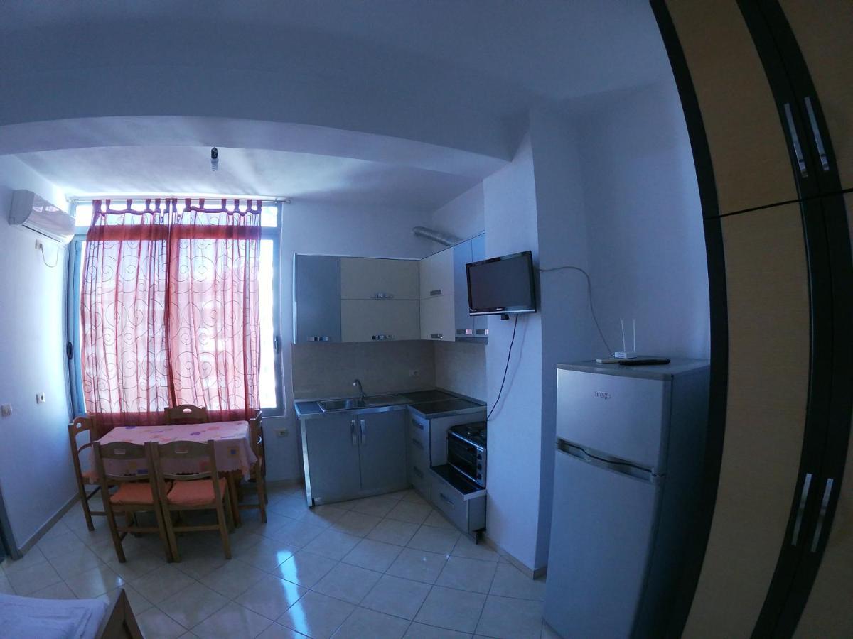 Honey Apartments Near Promenade Sarande Exterior photo