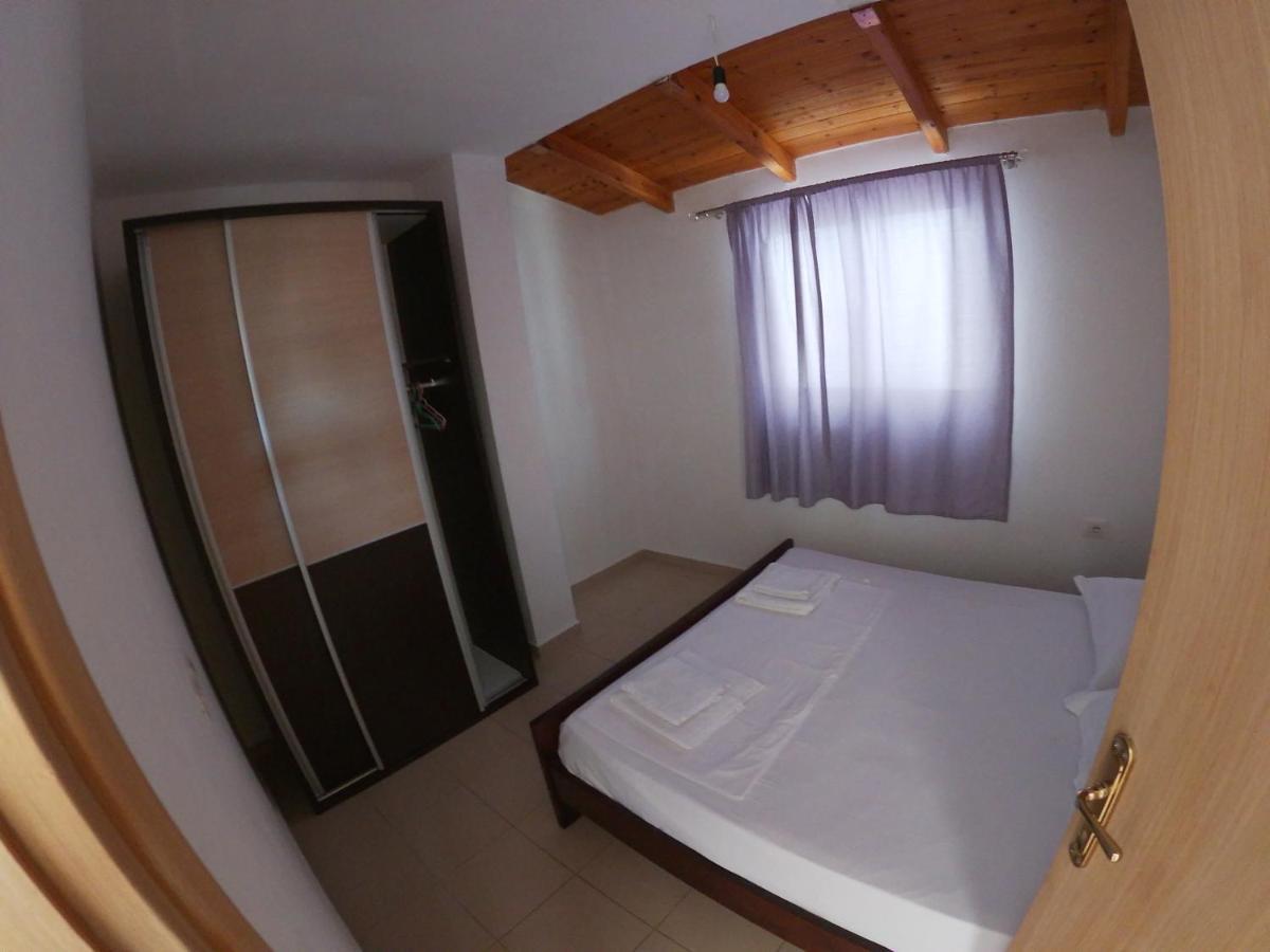 Honey Apartments Near Promenade Sarande Exterior photo