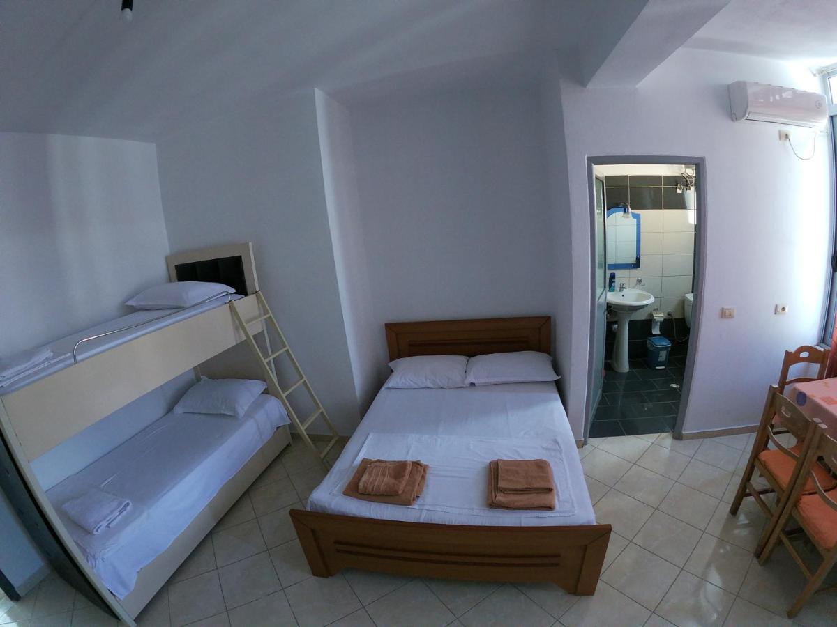 Honey Apartments Near Promenade Sarande Exterior photo