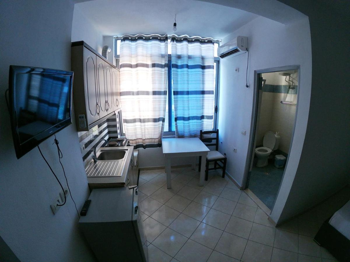 Honey Apartments Near Promenade Sarande Exterior photo