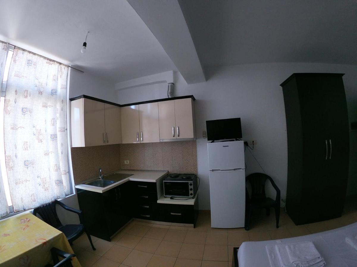 Honey Apartments Near Promenade Sarande Exterior photo
