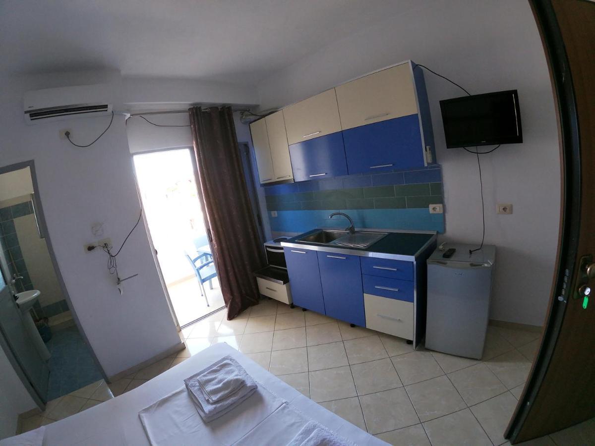 Honey Apartments Near Promenade Sarande Exterior photo