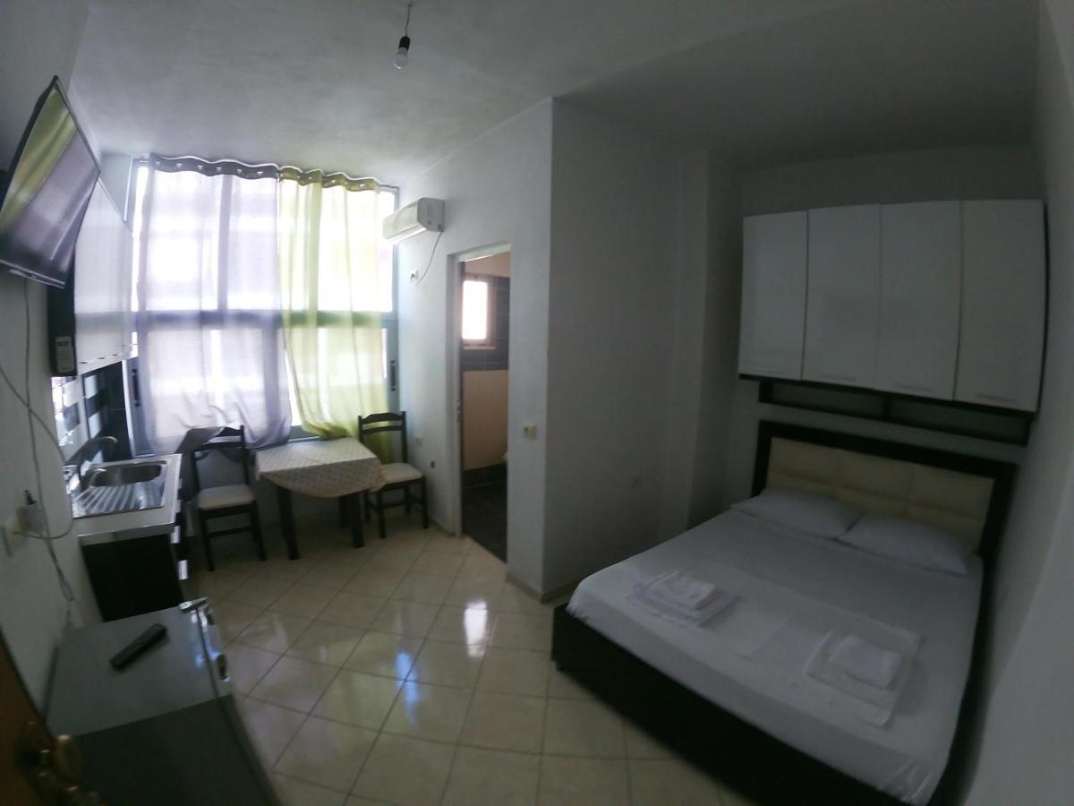 Honey Apartments Near Promenade Sarande Exterior photo
