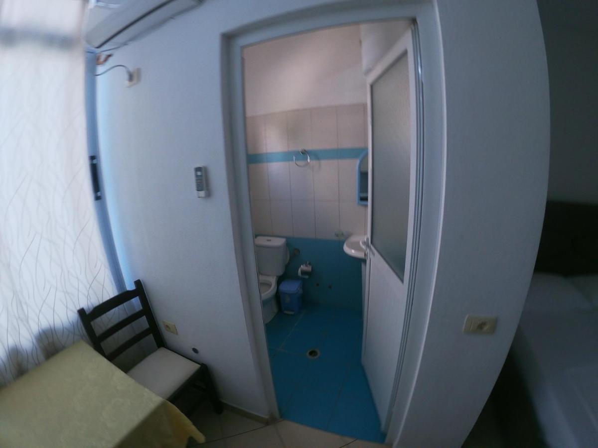 Honey Apartments Near Promenade Sarande Exterior photo