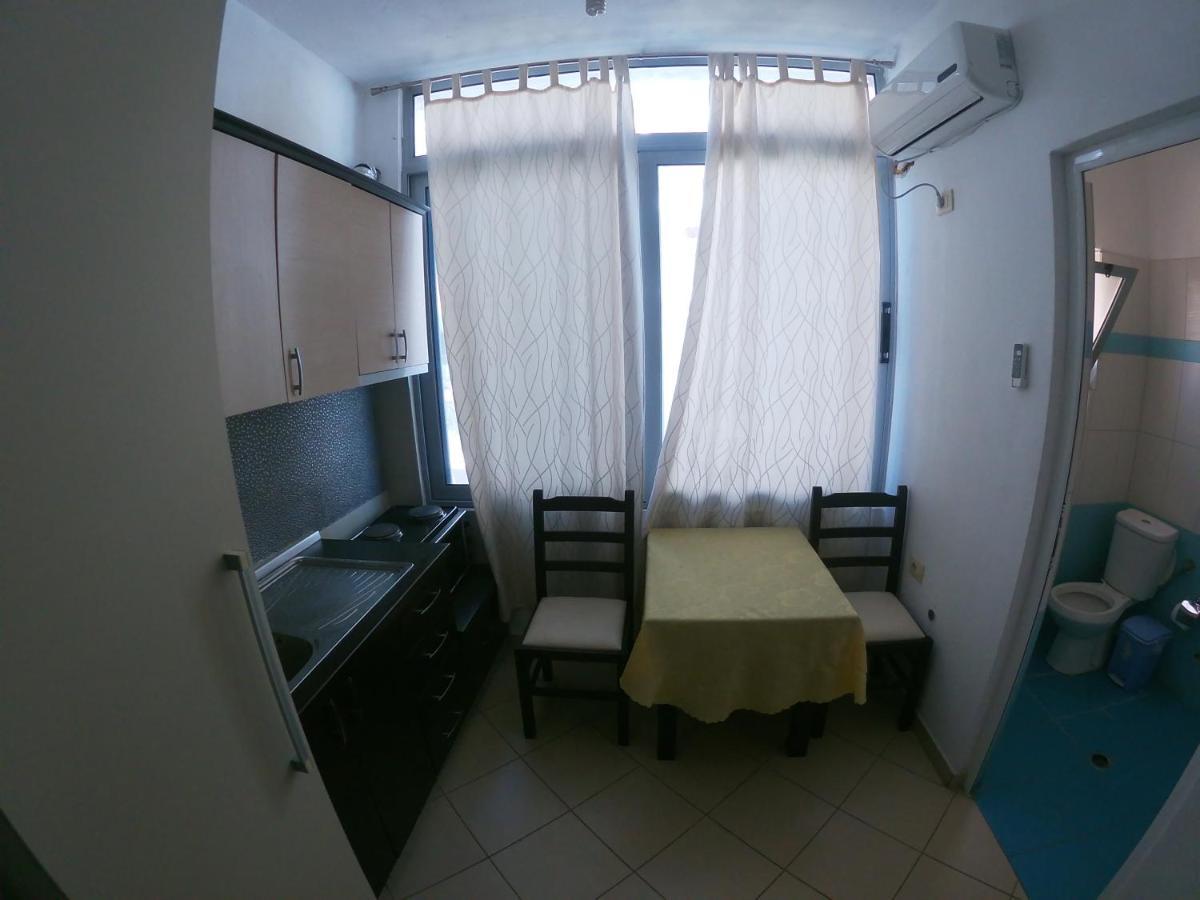 Honey Apartments Near Promenade Sarande Exterior photo