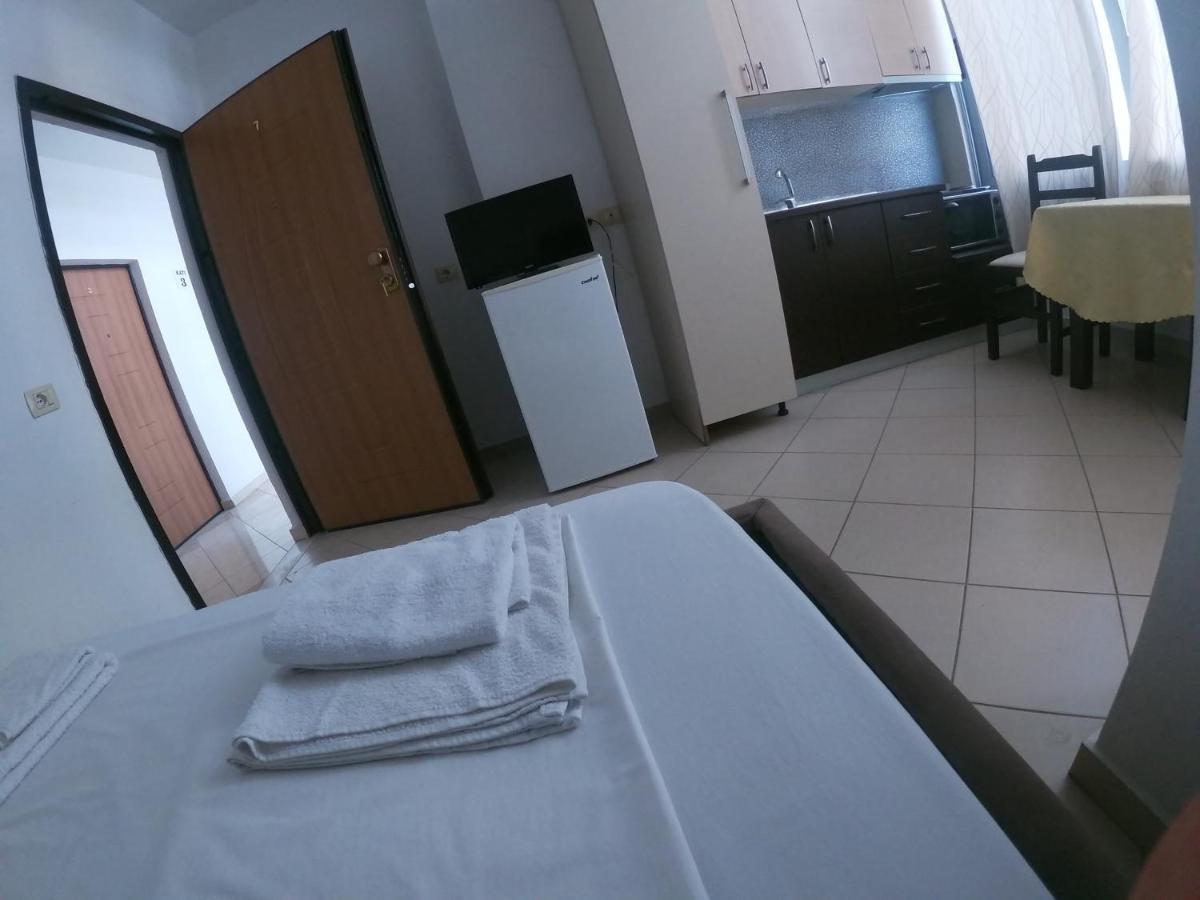 Honey Apartments Near Promenade Sarande Exterior photo
