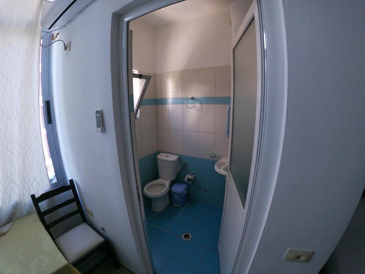 Honey Apartments Near Promenade Sarande Exterior photo