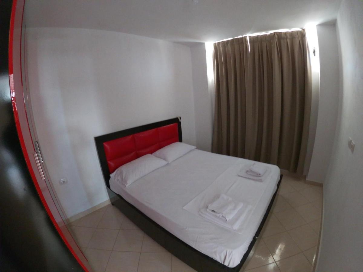 Honey Apartments Near Promenade Sarande Exterior photo